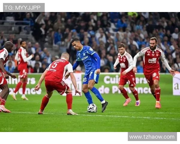 欧联杯巴黎圣日耳曼与曼联战平转会传闻引发球迷热议 欧联杯巴黎圣日耳曼与曼联战平转会传闻引发球迷热议