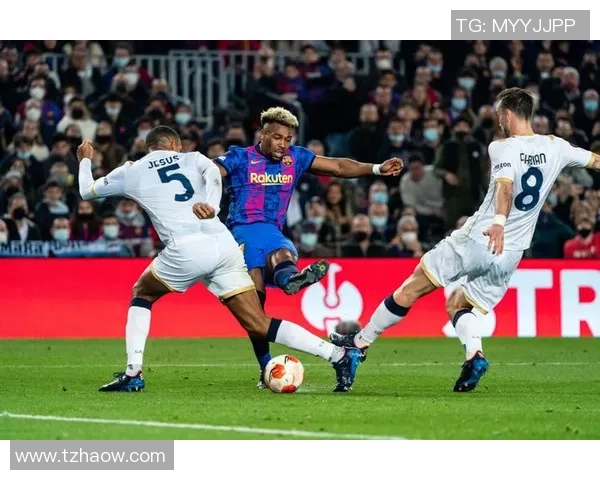 欧联杯精彩对决那不勒斯与巴萨2-2平局后点球大战引发全场狂欢 欧联杯精彩对决那不勒斯与巴萨2-2平局后点球大战引发全场狂欢